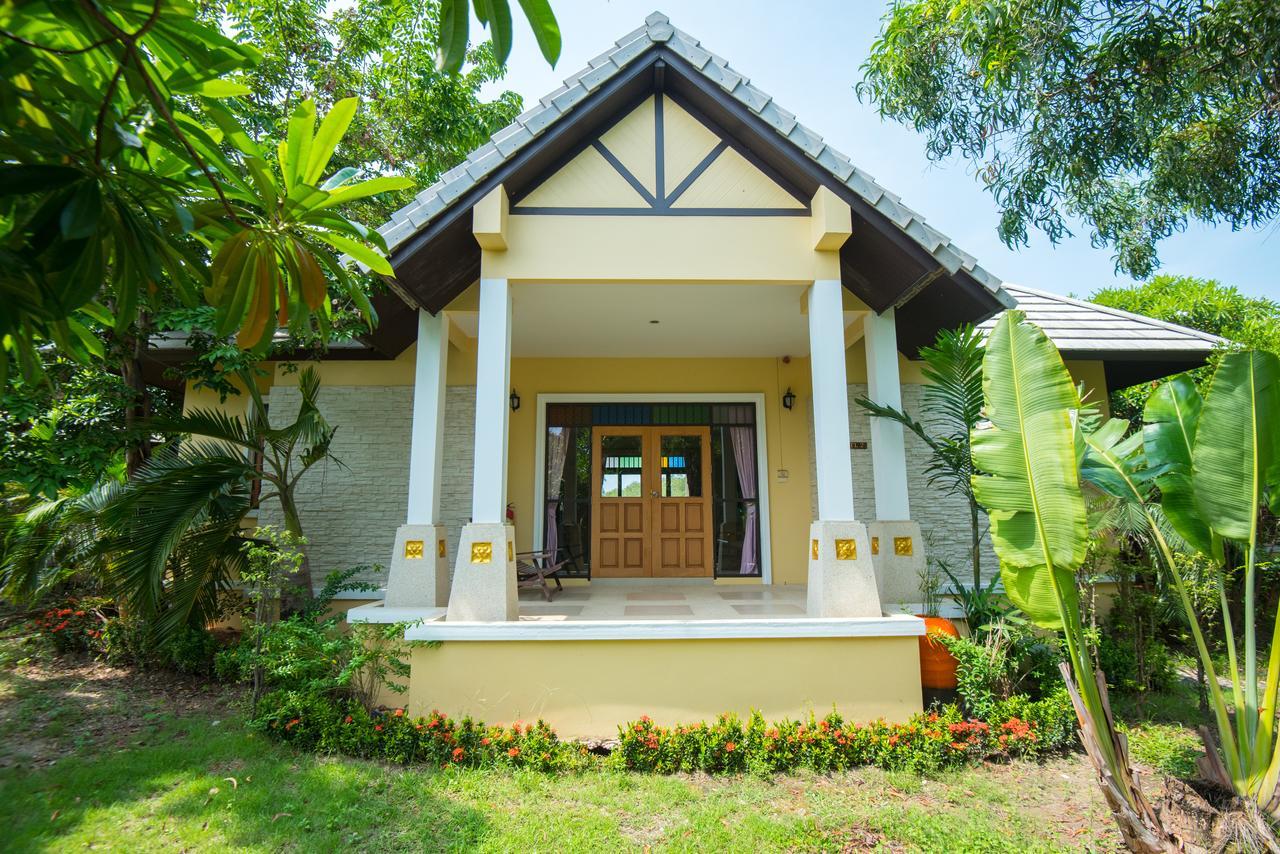 Baan Talay See Cream Resort Samut Songkhram Экстерьер фото